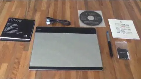 Intuos Pen & Touch Medium Tablet Unboxing - with spare nib location