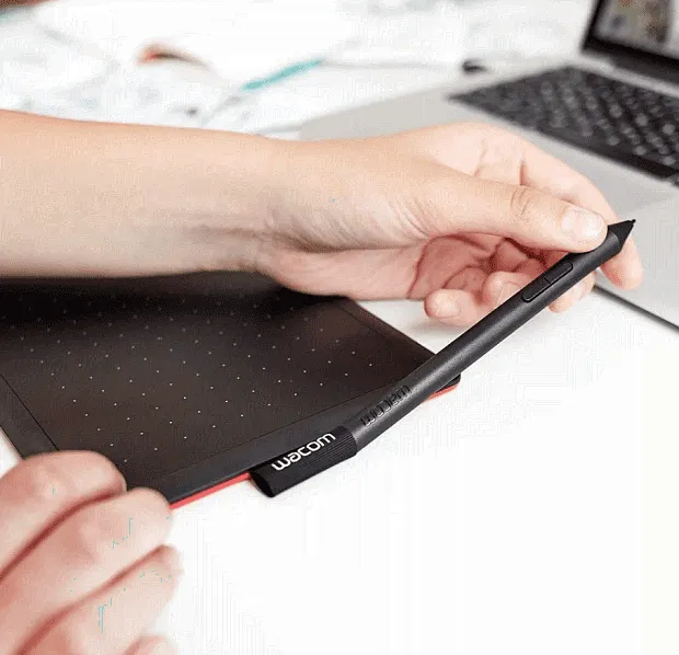 Графический планшет WACOM One Small (Black) (CTL-472-N)-1